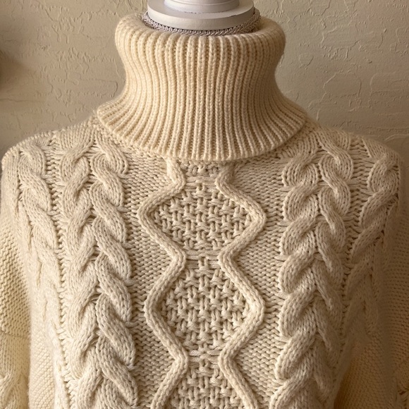 🎉🎉NEW WITH TAG‼️ ATTU ( beige botany ) CHUNKY KNIT TURTLE NECK SWEATER ‼️ - Picture 4 of 16